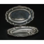 Paire de plats ovales festonné en argent	 par Frédéric Jacques (fils)	 Vevey	 XIXe. larg. 42	5 cm