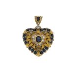 Cazzaniga	 pendentif coeur 3 ors 750 texturés serti de saphirs taille rond	 ovale et poire et