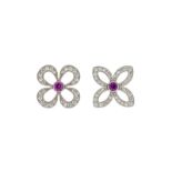 Louis Vuitton	 paire de boucles d'oreilles monogramme en or gris 750 sertie de diamants et saphirs