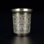 Timbale en argent russe	 Moscou 1852	 décor finement ciselé de feuillages et de volutes	 poinçon d'