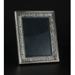 Cadre à photographie en argent 925	 par Buccellati	 Milan	 XXe. Modèle Seicentesa	23	5x19 cm. Dans