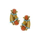 Paire de clips d'oreilles 2 ors 750 émaillée bleu sertie de boules de corail	 36g