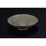 Bol céladon à glaçure Yaozhou olivâtre	 Chine	 dynastie Song ou Jin	 de forme tronconique légèrement