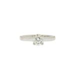 Solitaire en or gris 585 serti d'un diamant taille brillant de 0.90 ct	 SI2	 H	 selon GIA report n°