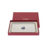 Cartier, plateau en porcelaine de Limoges émaillée bleue et or à décor d'une panthère sur une