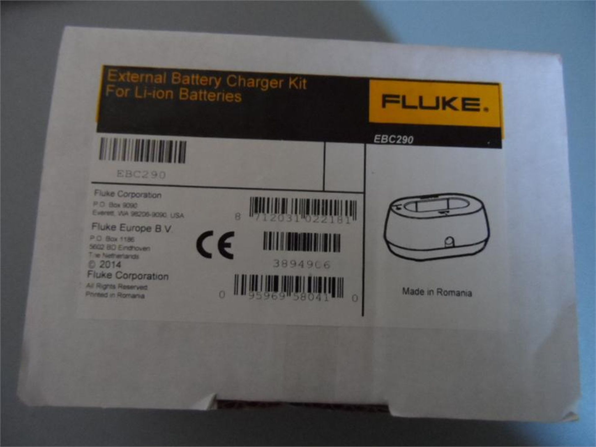 Fluke EBC290/UK Oscilloscope Battery Charger - Image 2 of 2