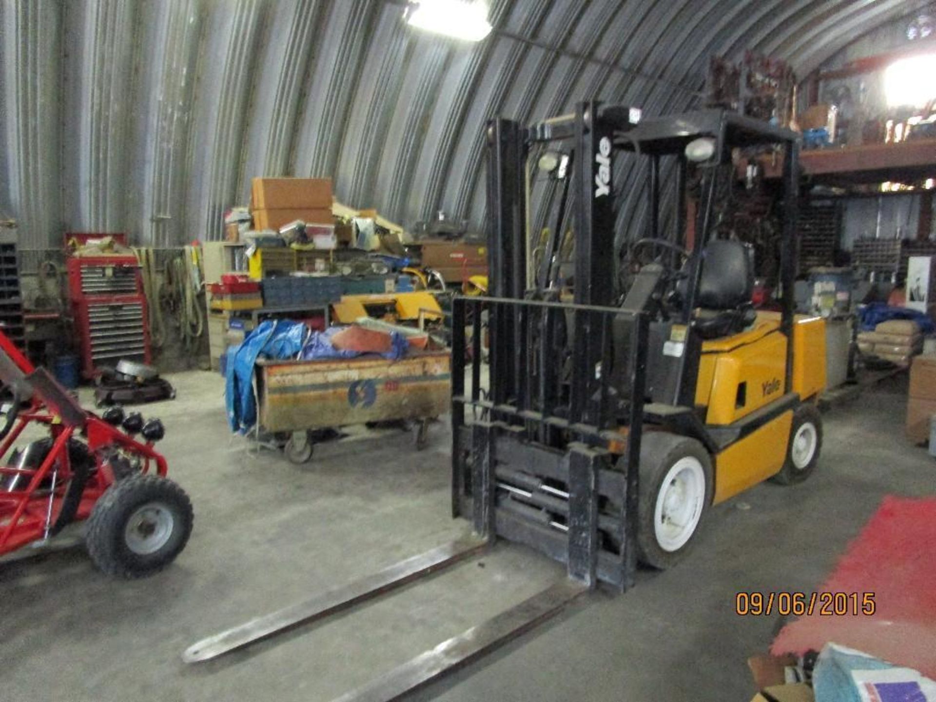 Gas forklift. Runs, drives and lifts. - Image 6 of 15