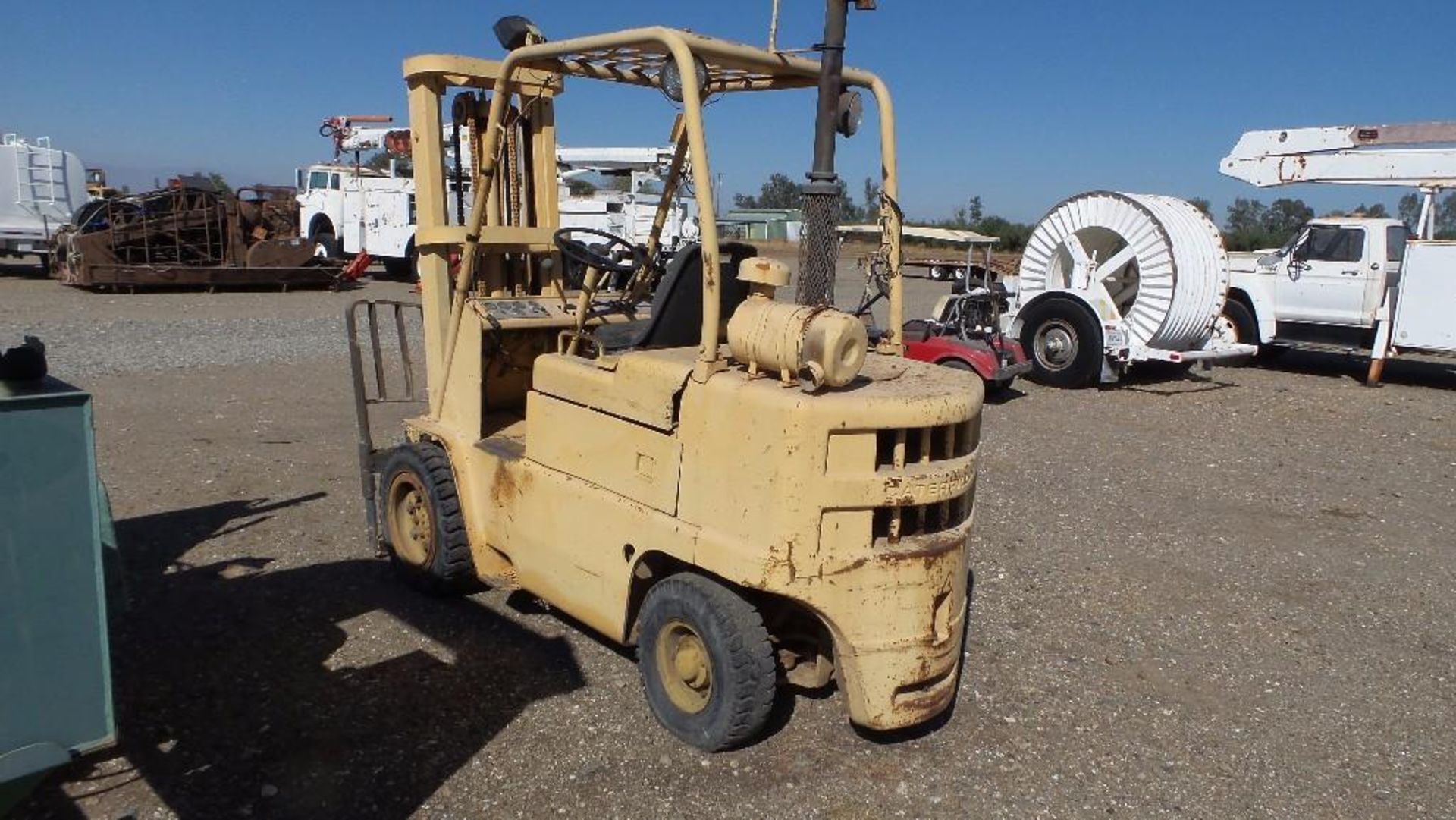 Caterpillar Diesel  Forklift with side shift with 3765 hours. Starts right up. Needs forks. - Image 2 of 7