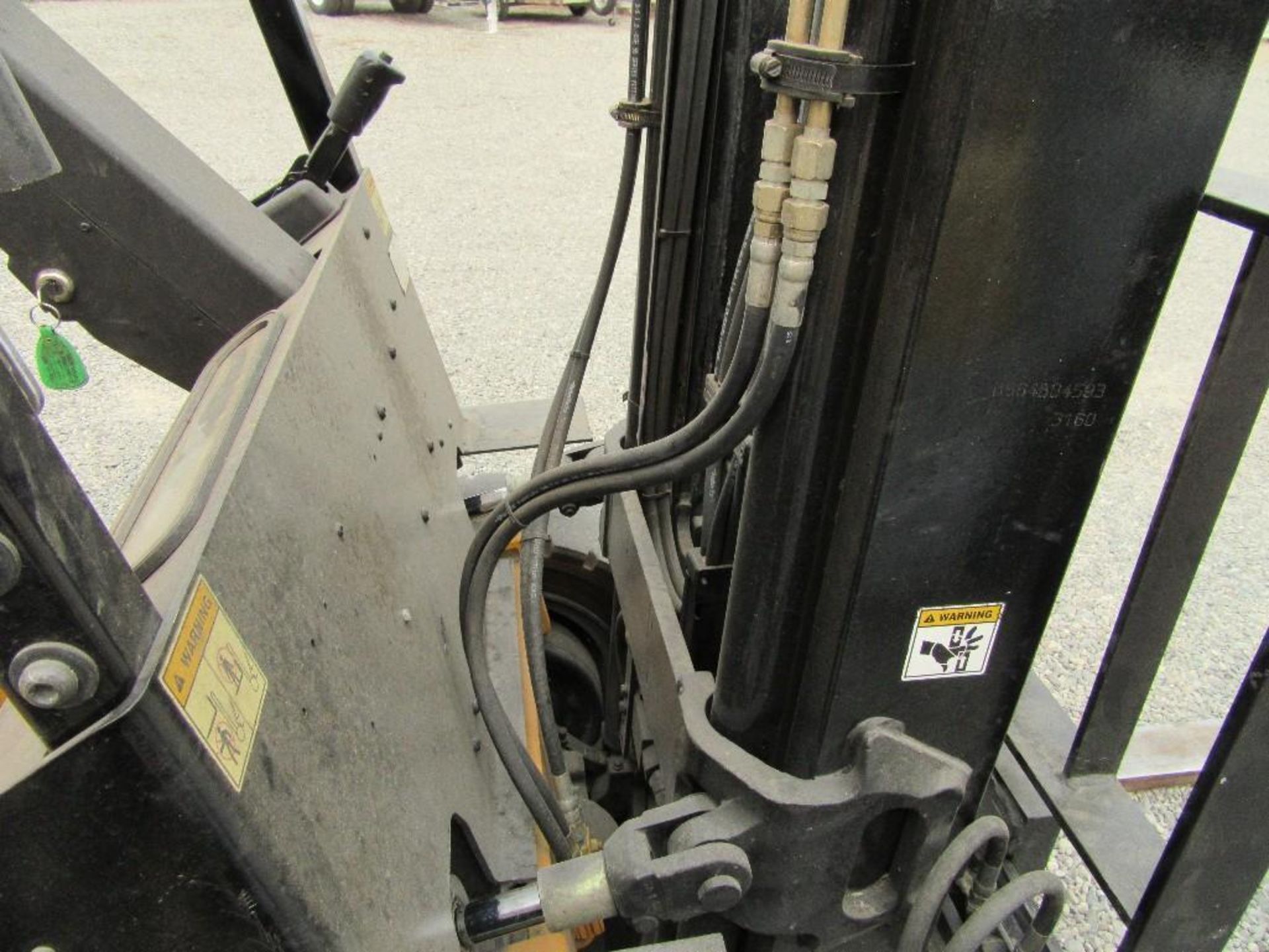 Gas forklift. Runs, drives and lifts. - Image 10 of 15