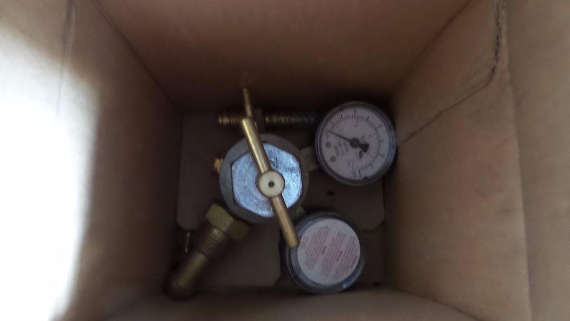 3 New Argon gauges and Various other gauges  in a  cool military box - Image 3 of 11