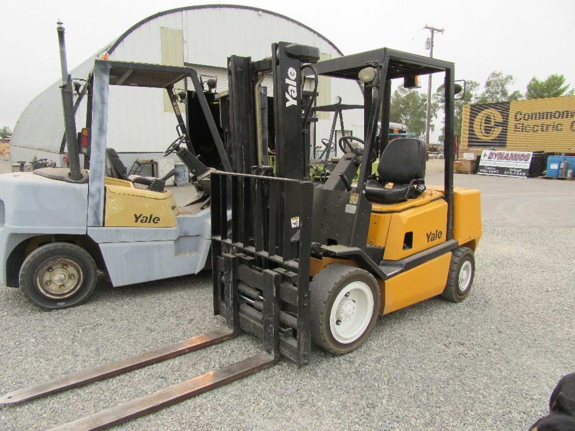 Gas forklift. Runs, drives and lifts. - Image 12 of 15
