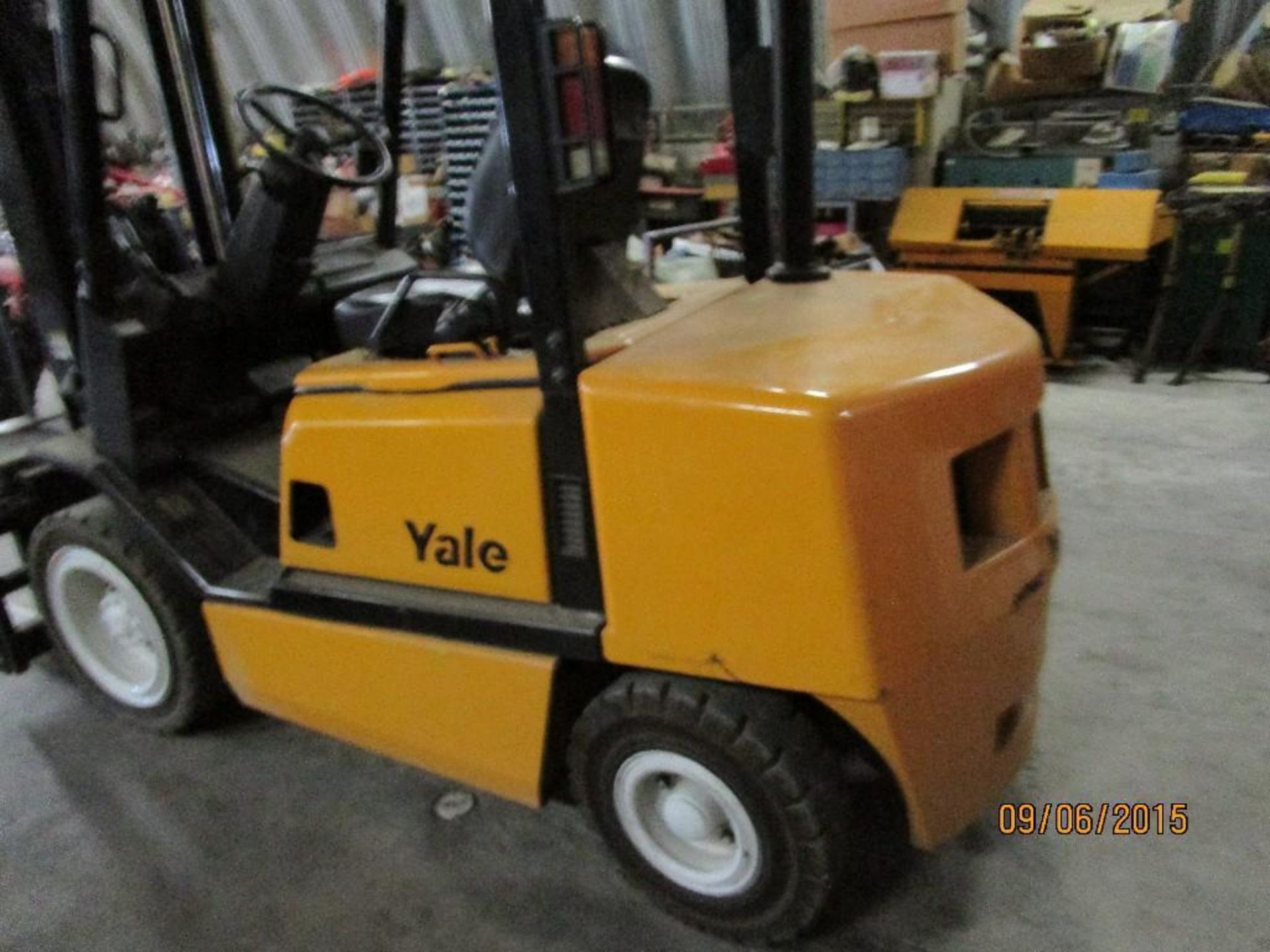 Gas forklift. Runs, drives and lifts. - Image 2 of 15