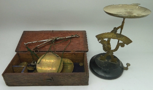 A set of scales and a set of balance sca - Image 2 of 6