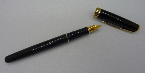 A Parker Sonnet pen with 18ct gold nib, unused