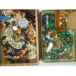 A collection of costume jewellery, weight with boxes 2.