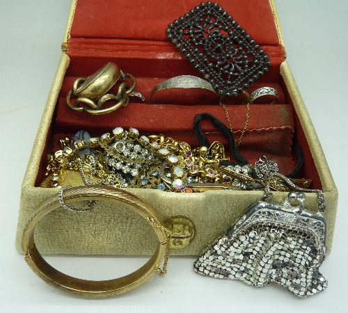 A box of vintage jewellery including silver, total weight 0.