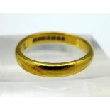 A 22ct gold ring, weight 3.