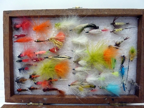 A collection of fishing flies - Image 2 of 2