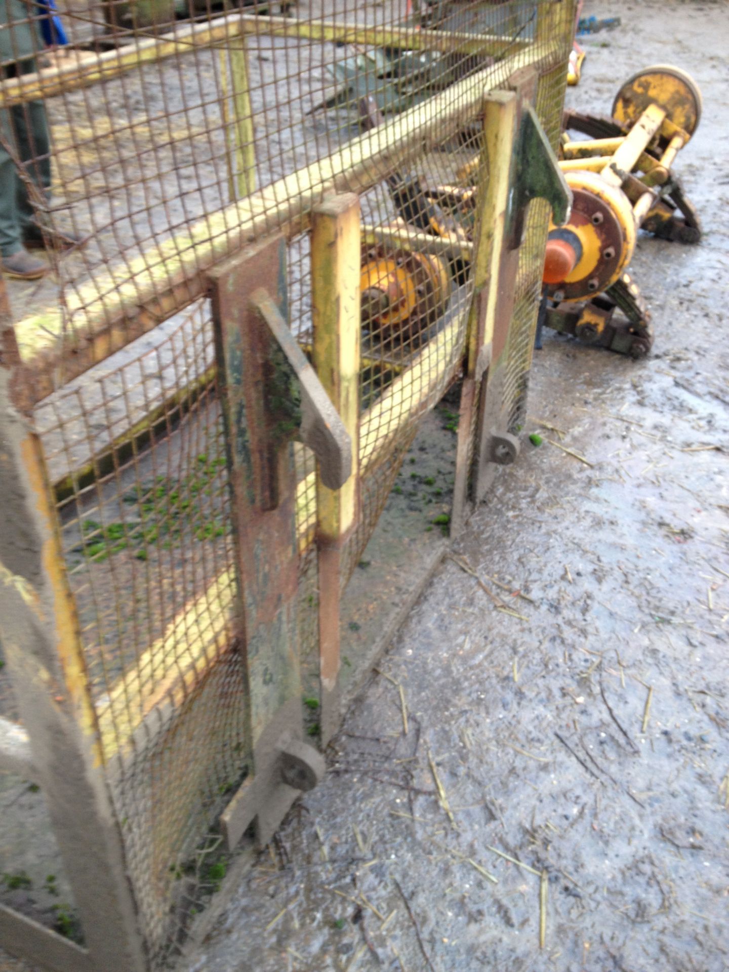 Access platform c/w JCB Brackets - Image 2 of 2