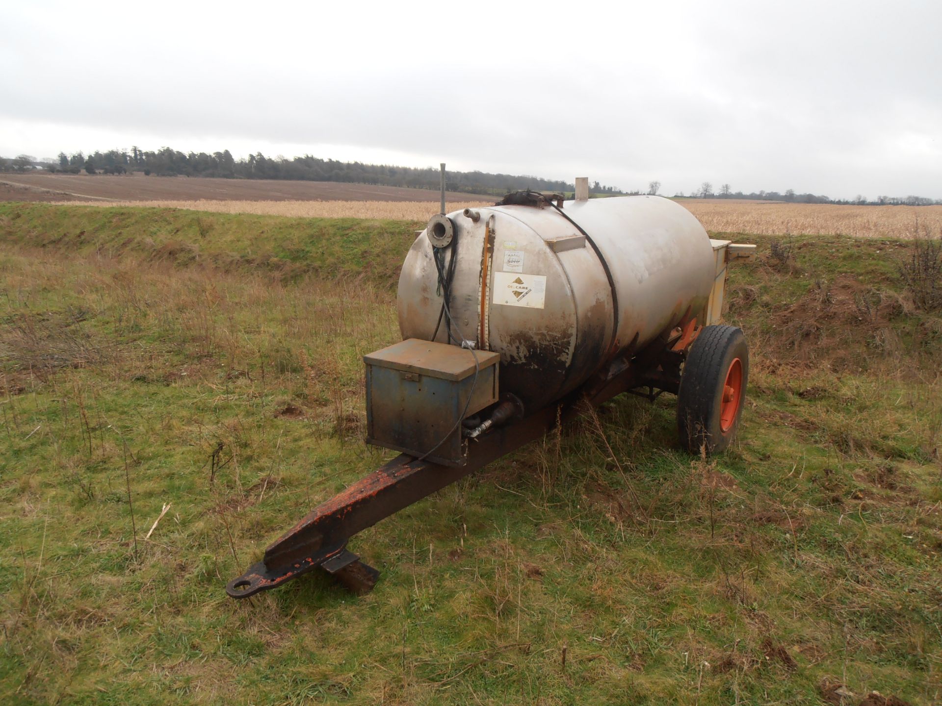 Fuel bowser converted from fertiliser tank, 2200L - Image 5 of 5