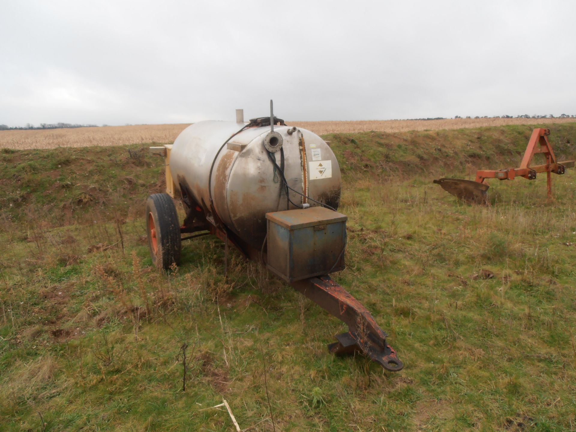 Fuel bowser converted from fertiliser tank, 2200L - Image 4 of 5