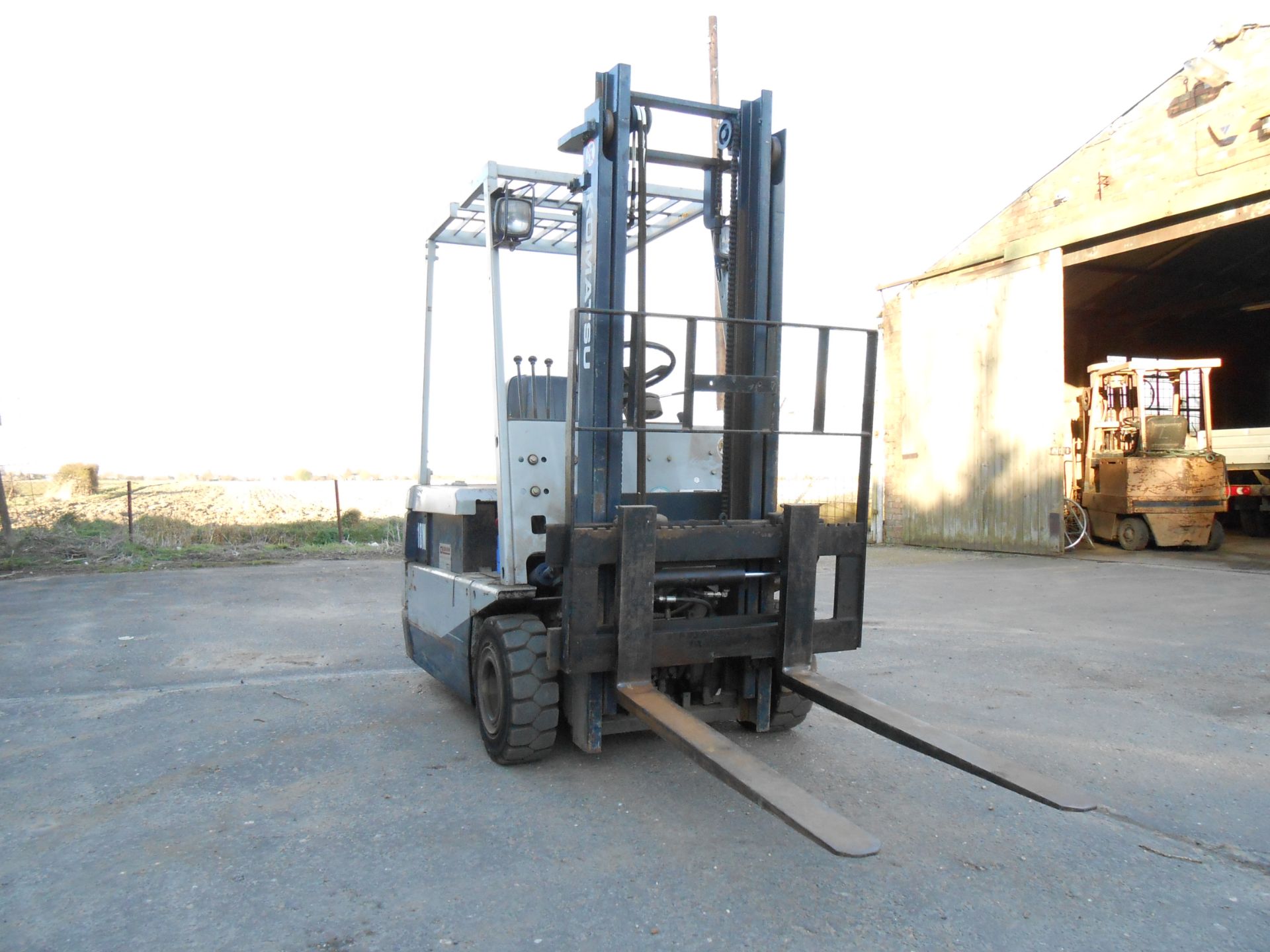 Komatsu 18M electric forklift truck - Image 2 of 10