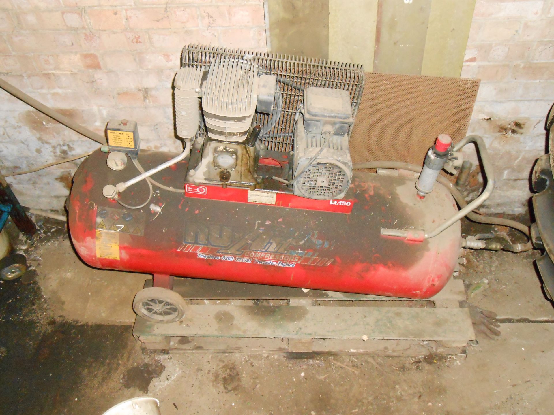 Air Compressor - Image 3 of 3