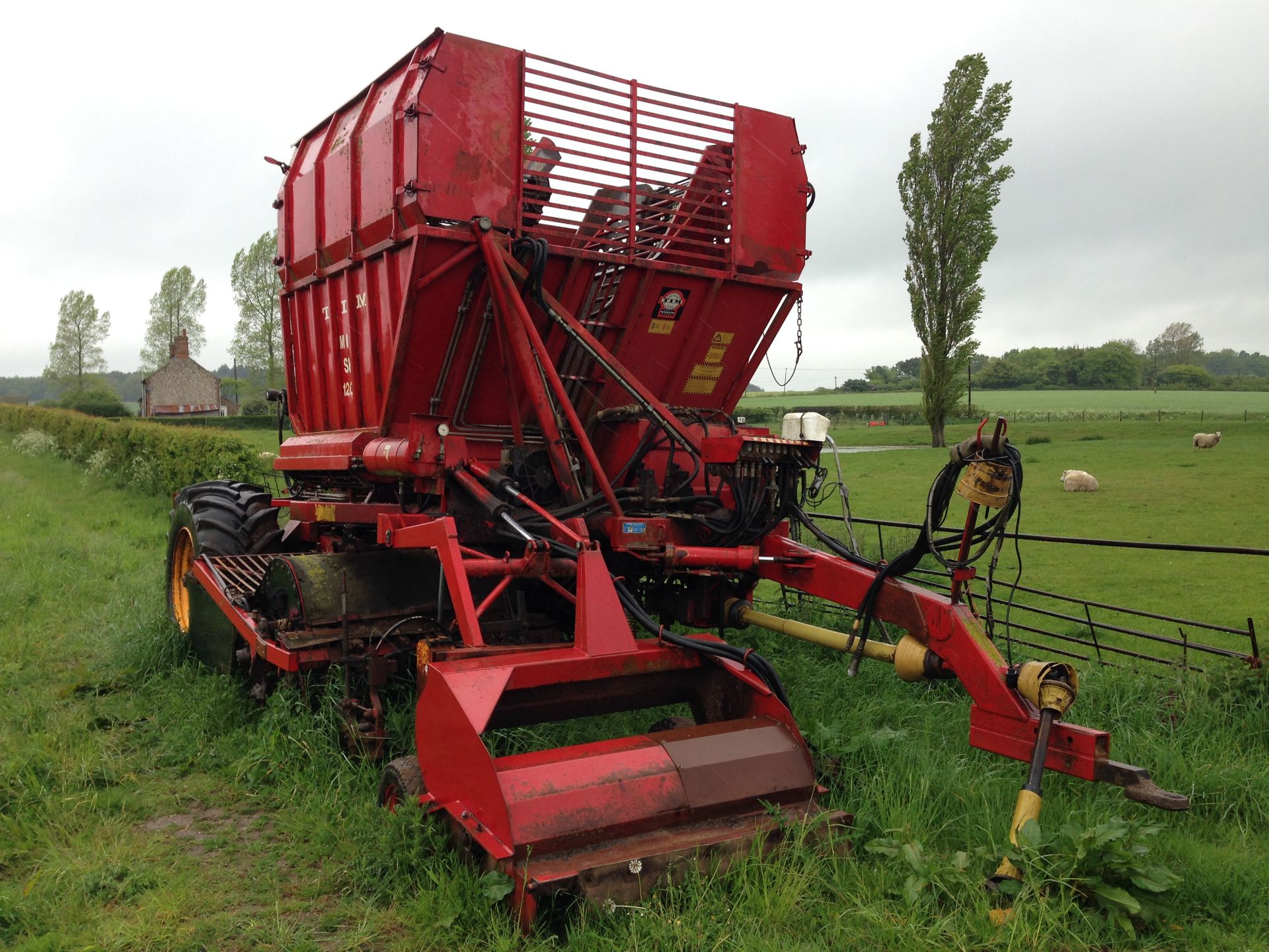 TIM SMH 1200 Three Row Trailed Beet Harvester - Location Holt, Norfolk - Image 2 of 7