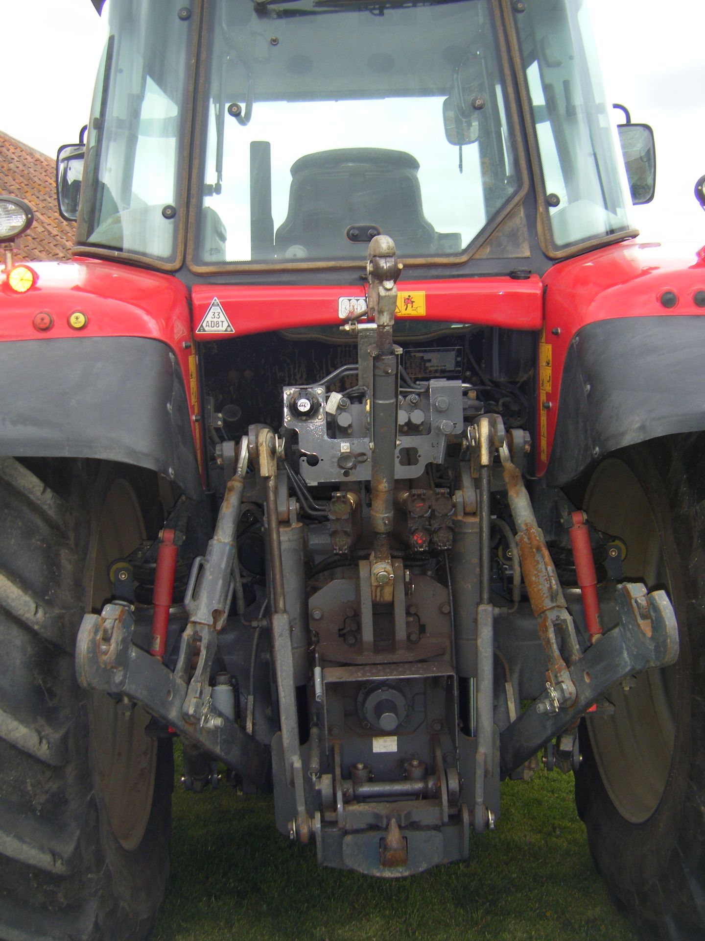Massey Ferguson 6480 Dyna 6, 2011, 1,049 hrs - Location - Louth, - Image 3 of 6