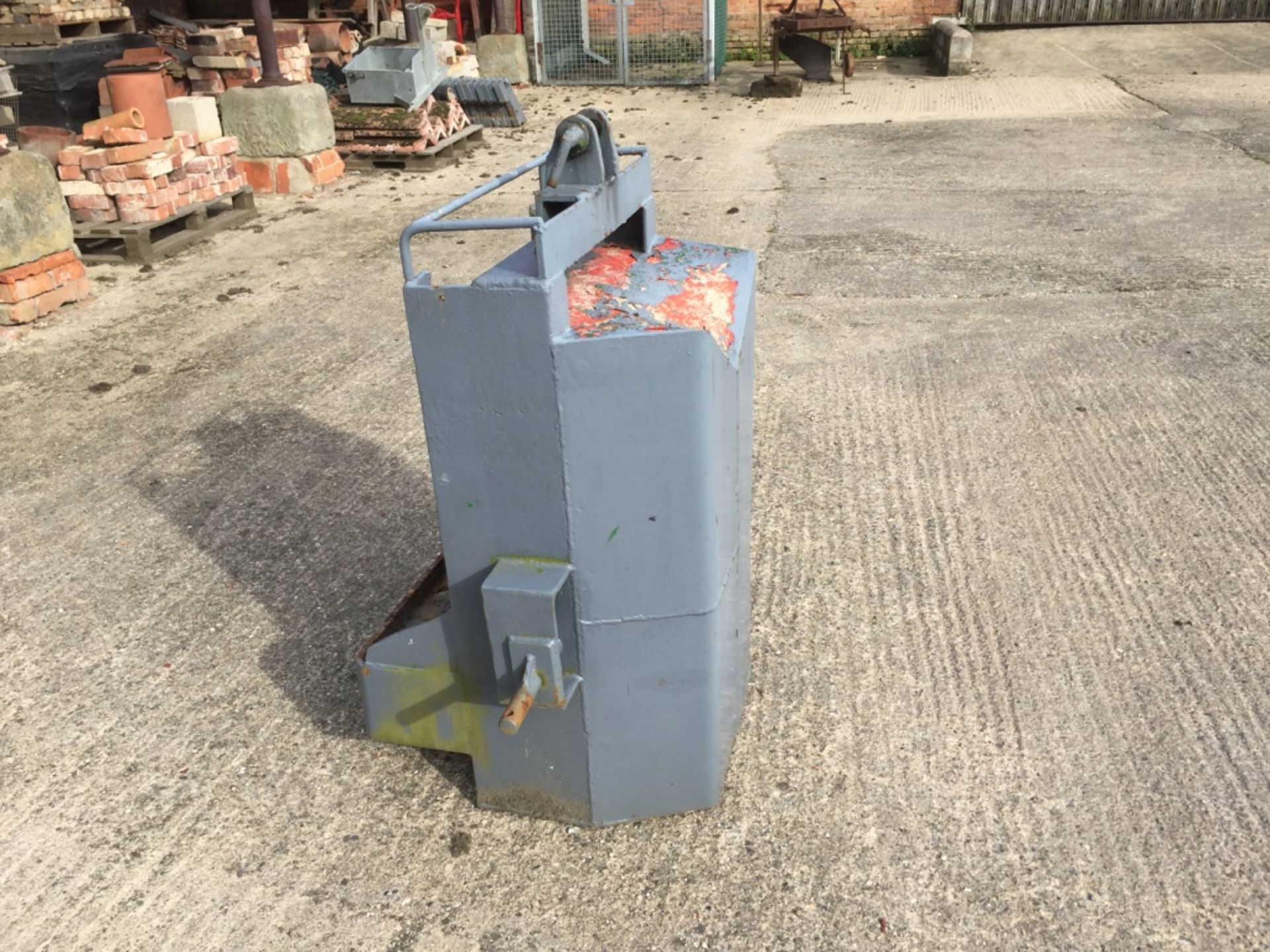 Farmer made- Welded Front weight filled with concrete 800kg Location Driffield, - Image 2 of 4