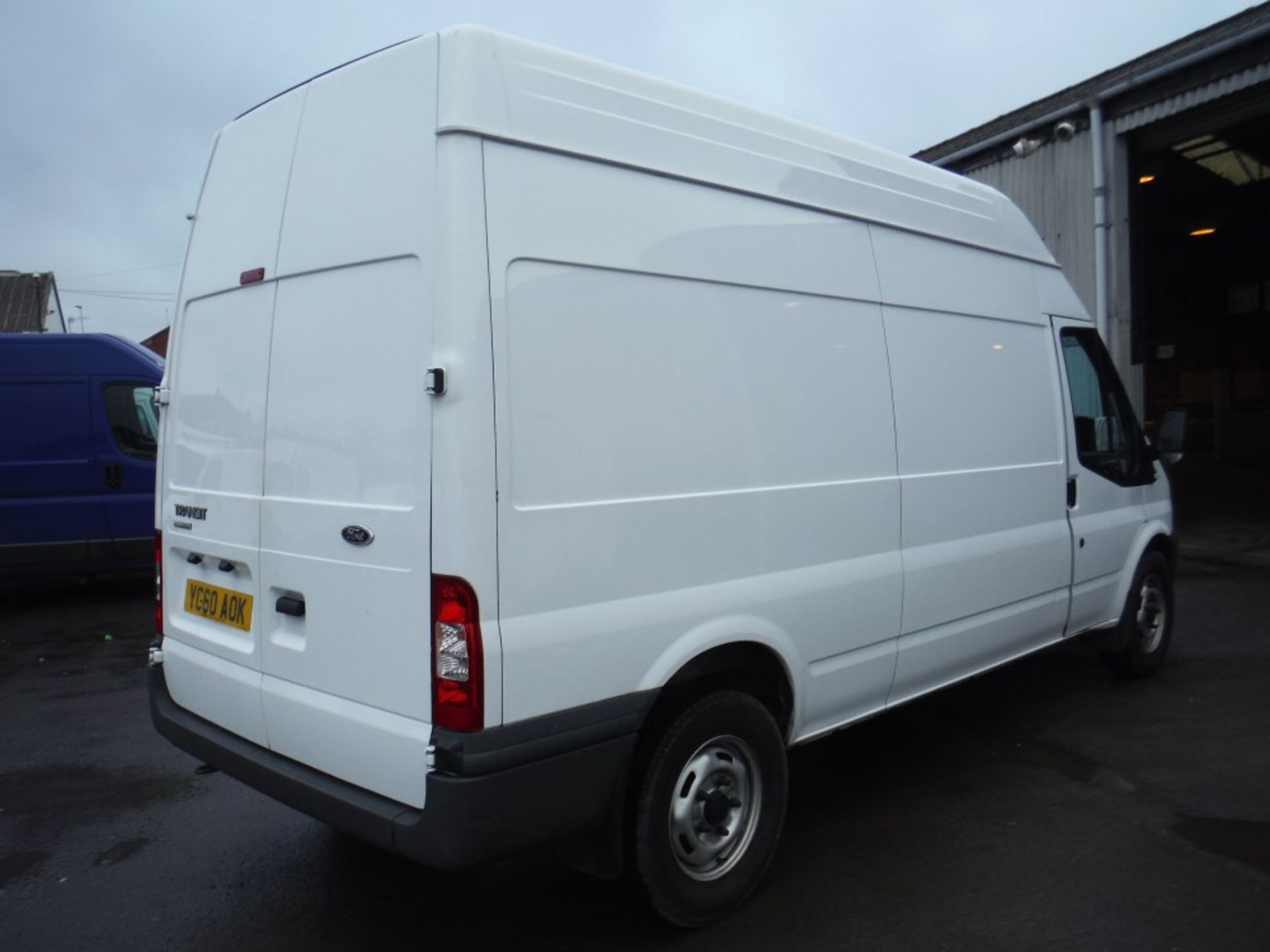 60 reg FORD TRANSIT 100 T350L RWD, 1ST REG 11/10, TEST 11/15, 176750M WARRANTED, V5 HERE, 1 OWNER - Image 4 of 5