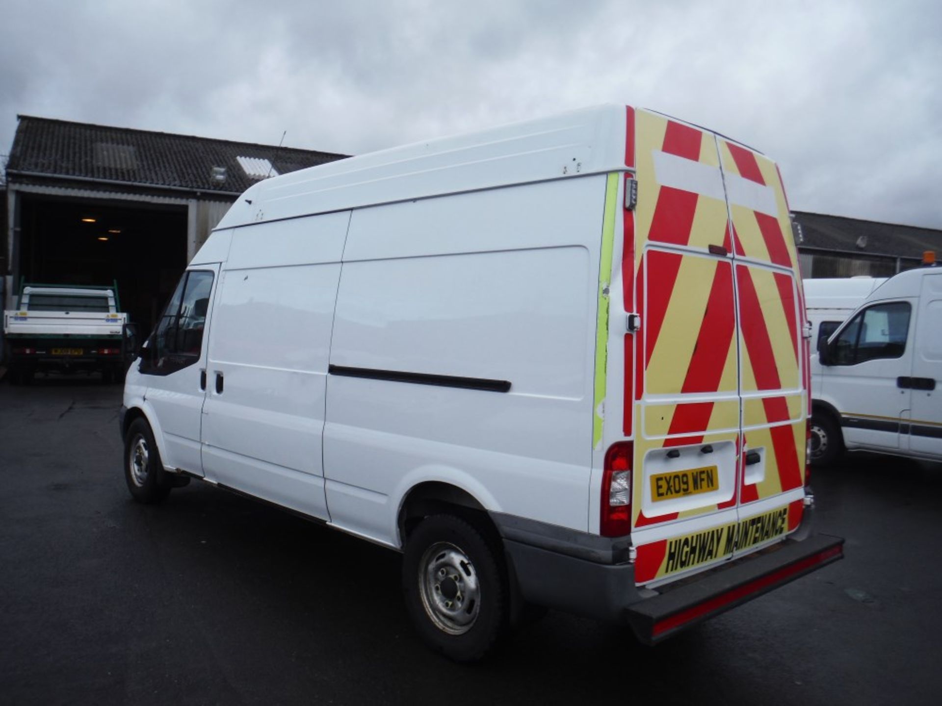 09 reg FORD TRANSIT 140 T350L RWD, 1ST REG 03/09, TEST 03/15, 219551M, V5 HERE, 1 FORMER KEEPER [+ - Image 3 of 5