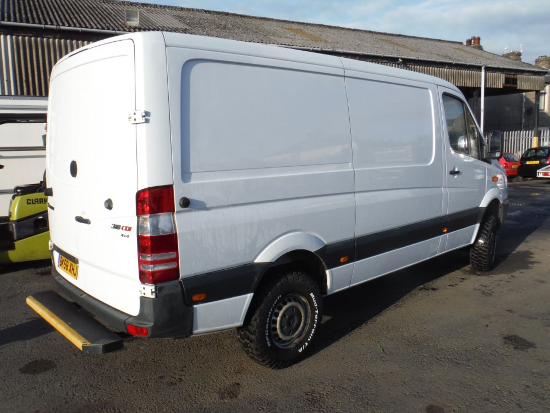 58 reg MERCEDES SPRINTER 318 CDI MWB, 1ST REG 10/08, TEST 10/15, 99453M WARRANTED, V5 HERE, 1 FORMER - Image 4 of 5