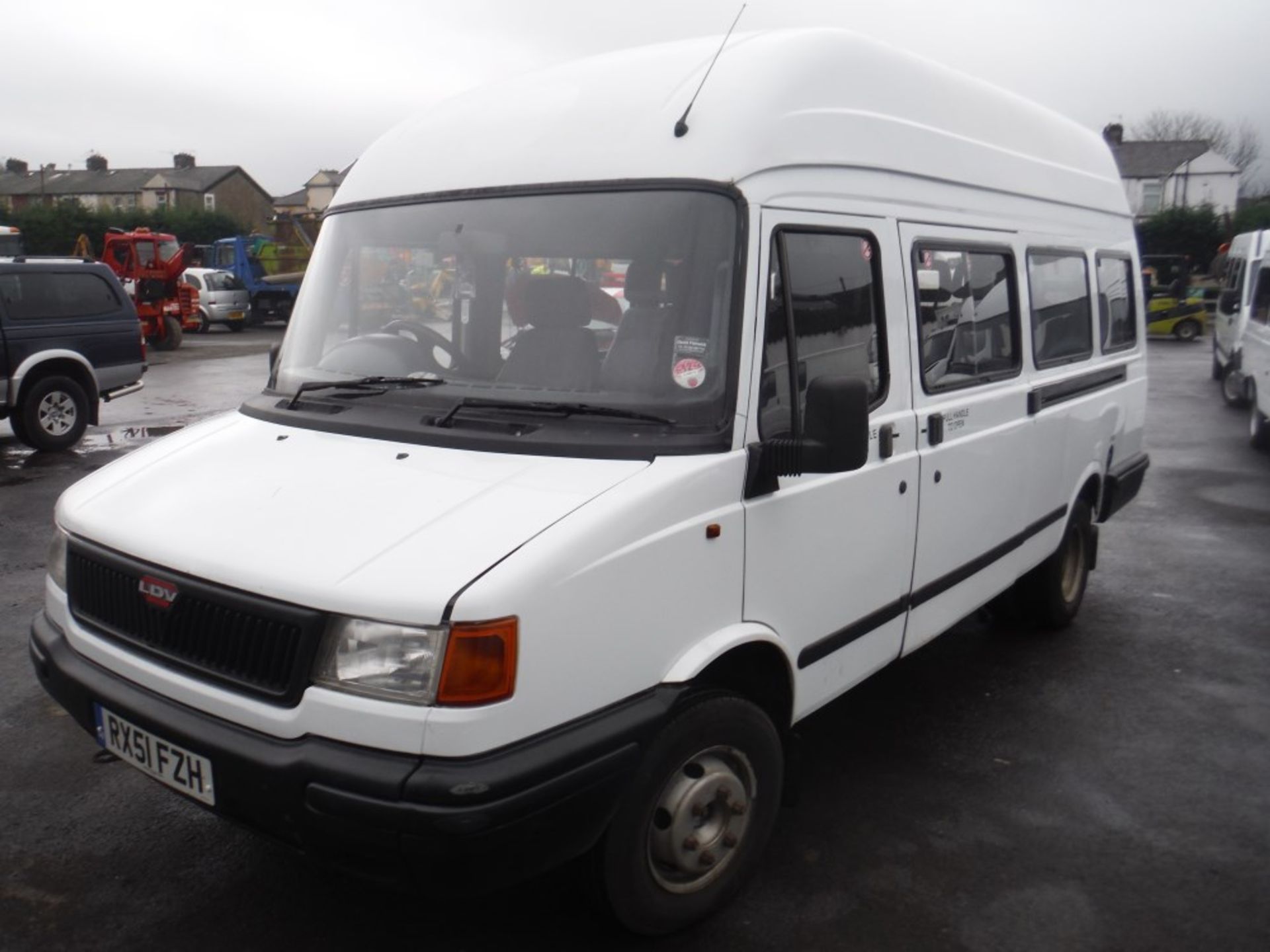 51 reg LDV 400 CONVOY D LWB 17 SEAT MINI BUS, 1ST REG 09/01, TEST 12/15, COIF, 293379KM WARRANTED, - Image 2 of 5