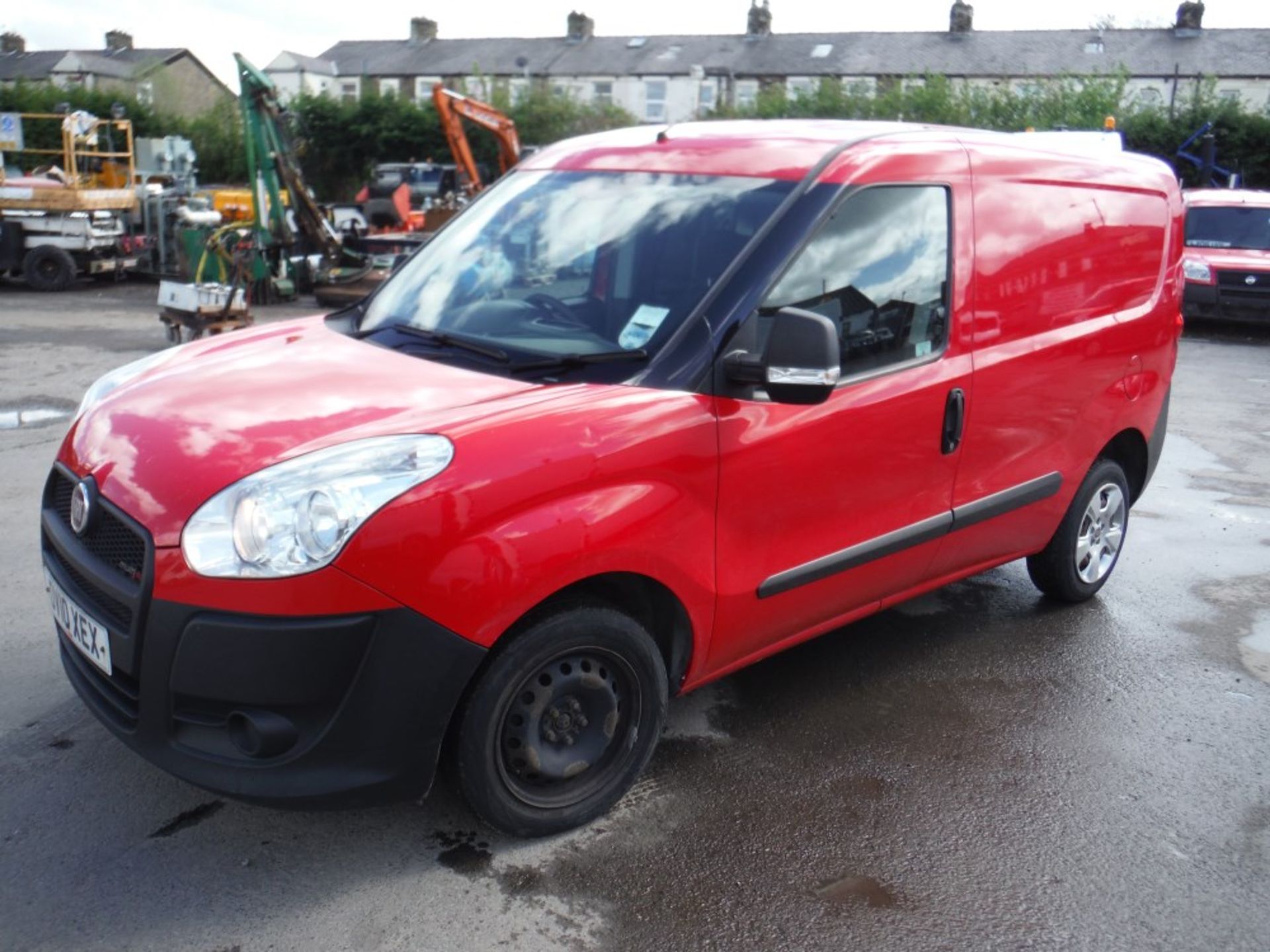 10 reg FIAT DOBLO MULTIJET, 1ST REG 07/10, TEST 01/16, 102618M WARRANTED, V5 HERE, 4 FORMER - Image 2 of 5