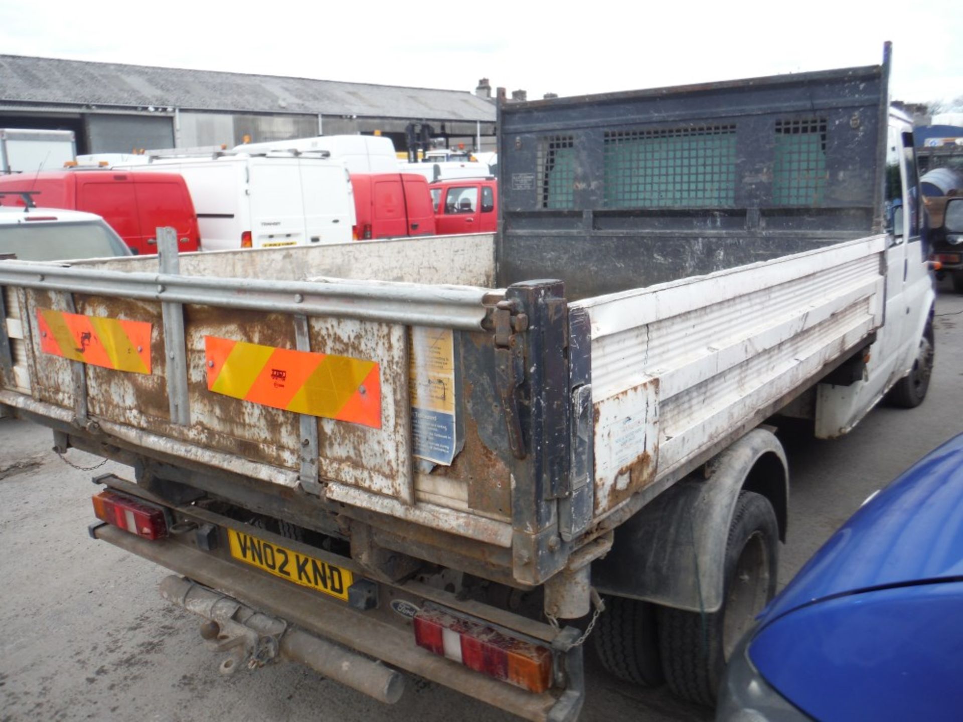 02 reg FORD TRANSIT CREW CAB 3 WAY TIPPER, 1ST REG 06/02, TEST 09/15, 141072M, V5 HERE, 3 FORMER - Image 3 of 4