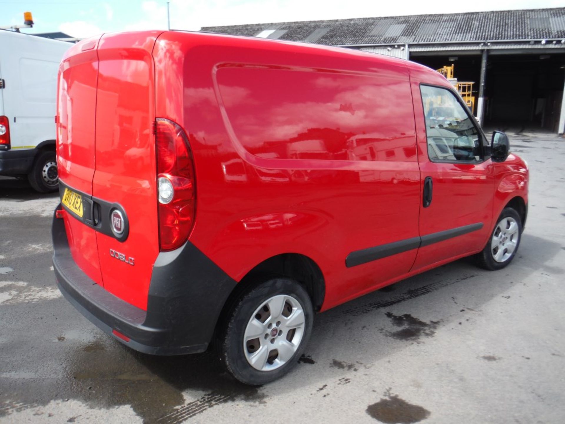 10 reg FIAT DOBLO MULTIJET, 1ST REG 07/10, TEST 01/16, 102618M WARRANTED, V5 HERE, 4 FORMER - Image 4 of 5