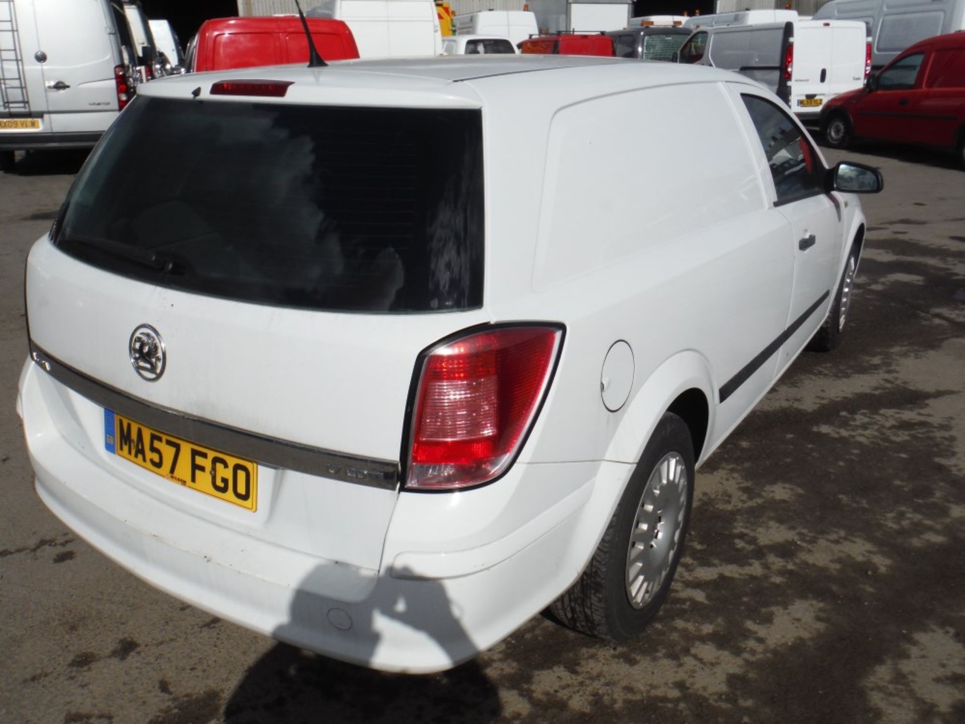 57 reg VAUXHALL ASTRA CLUB CDTI VAN, 1ST REG 10/07, TEST 06/15, 154410M, V5 HERE, 1 OWNER FROM - Image 4 of 5