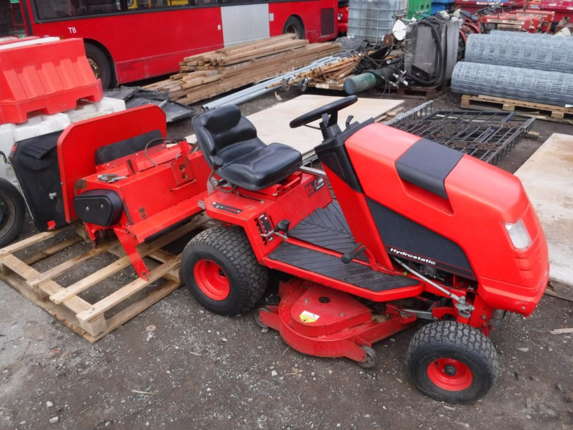 COUNTAX K15 RIDE ON MOWER c/w COLLECTOR & BRUSH ATTACHMENT [+ VAT]