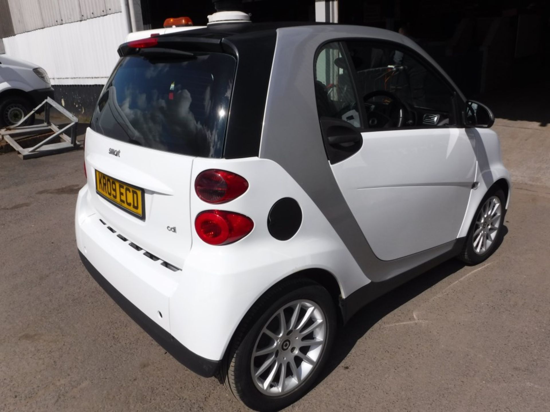 09 ref SMART FORTWO PASSION CDI AUTO COUPE, 1ST REG 06/09, TEST 06/16, 42483M WARRANTED, V5 HERE, - Image 4 of 5