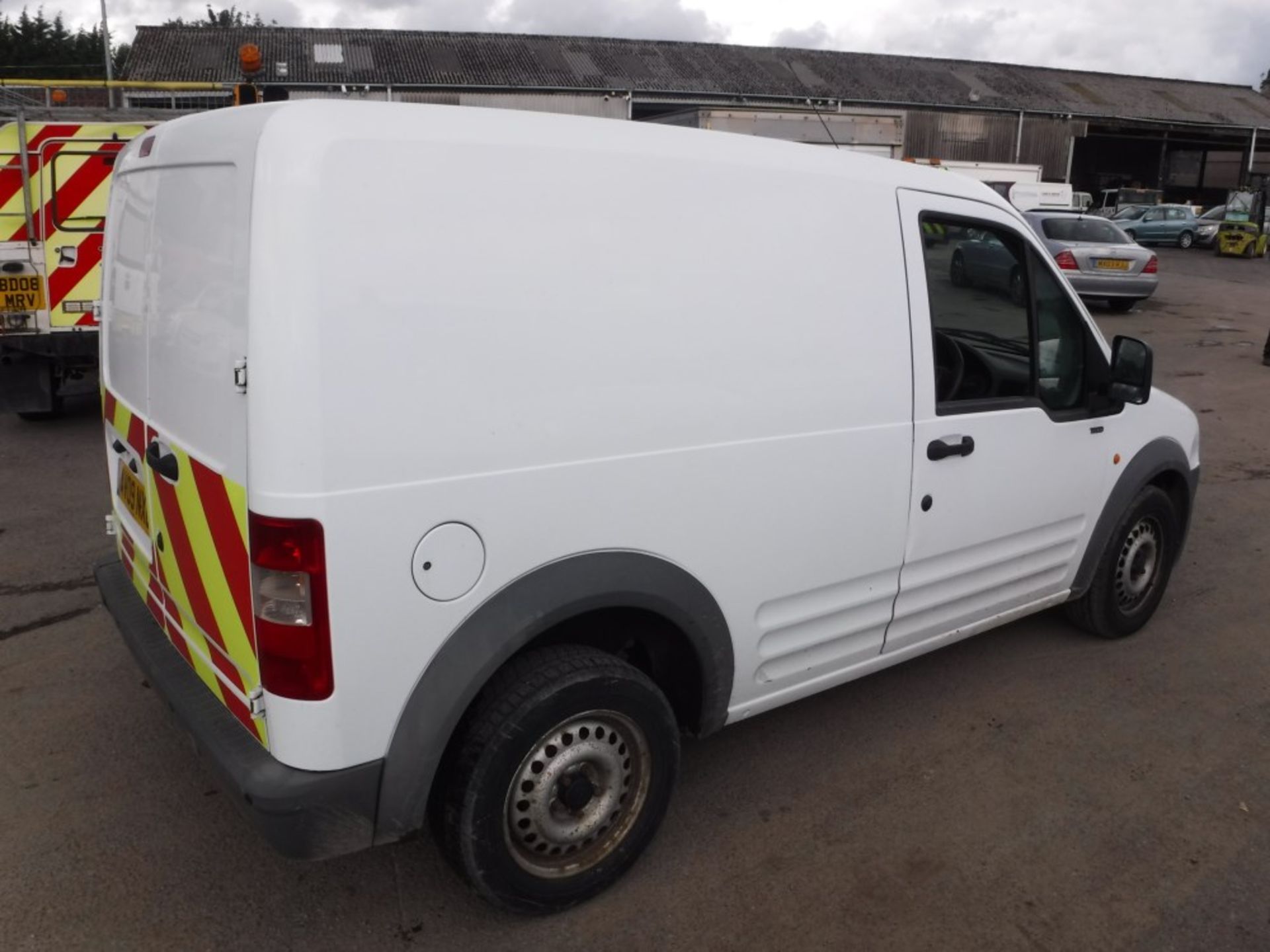 09 reg FORD TRANSIT CONNECT T200 75, 1ST REG 05/09, TEST 05/16, 220409M, V5 HERE, 1 FORMER KEEPER [+ - Image 4 of 5