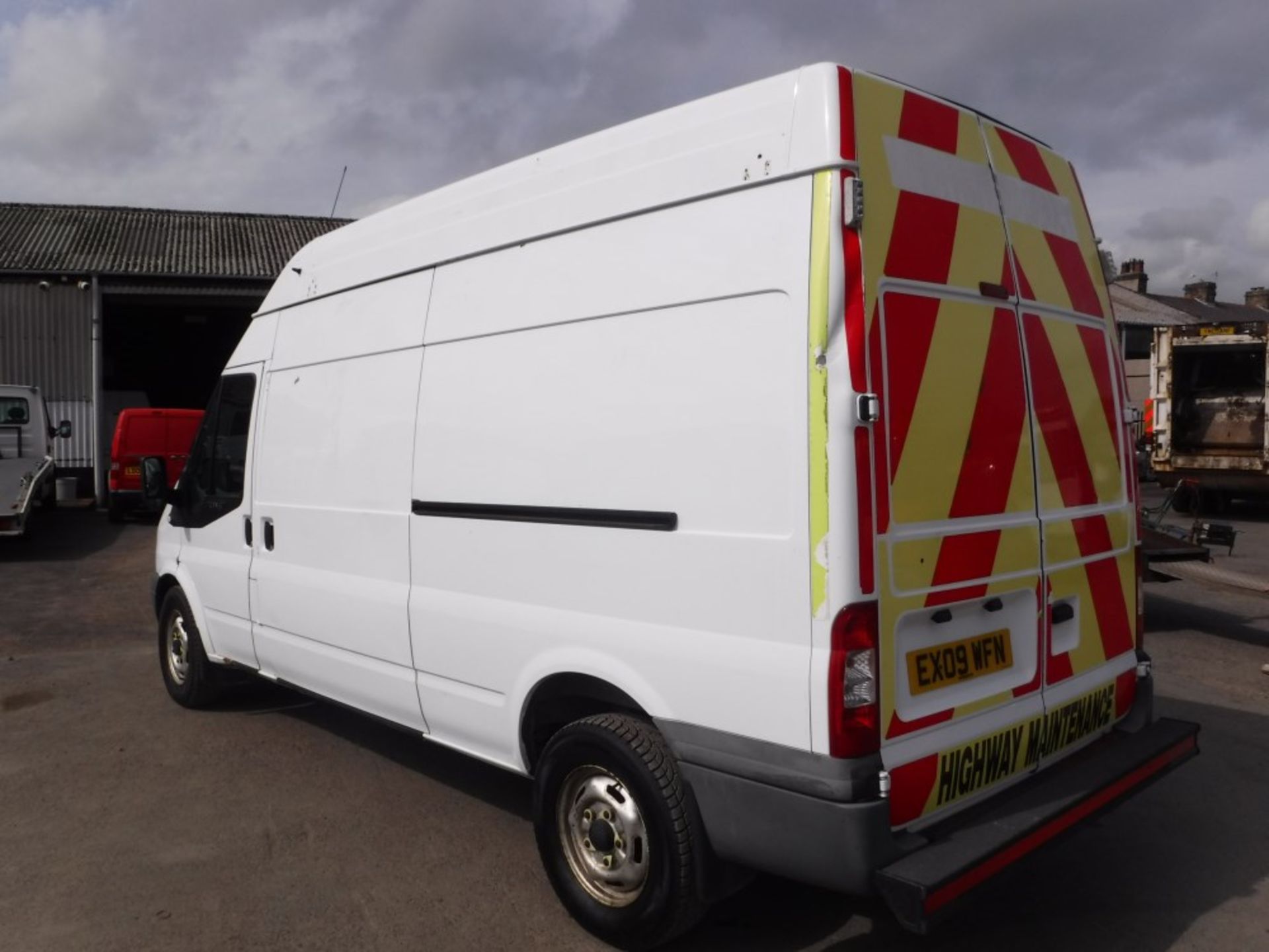 09 reg FORD TRANSIT 140 T350L RWD, 1ST REG 03/09, TEST 12/15, 219624M WARRANTED, V5 HERE, 1 OWNER - Image 4 of 5