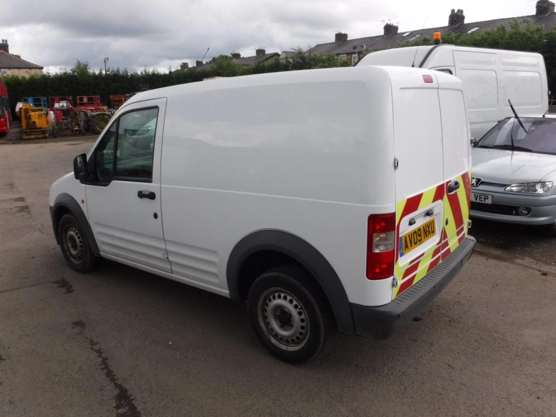 09 reg FORD TRANSIT CONNECT T200 75, 1ST REG 05/09, TEST 05/16, 220409M, V5 HERE, 1 FORMER KEEPER [+ - Image 3 of 5