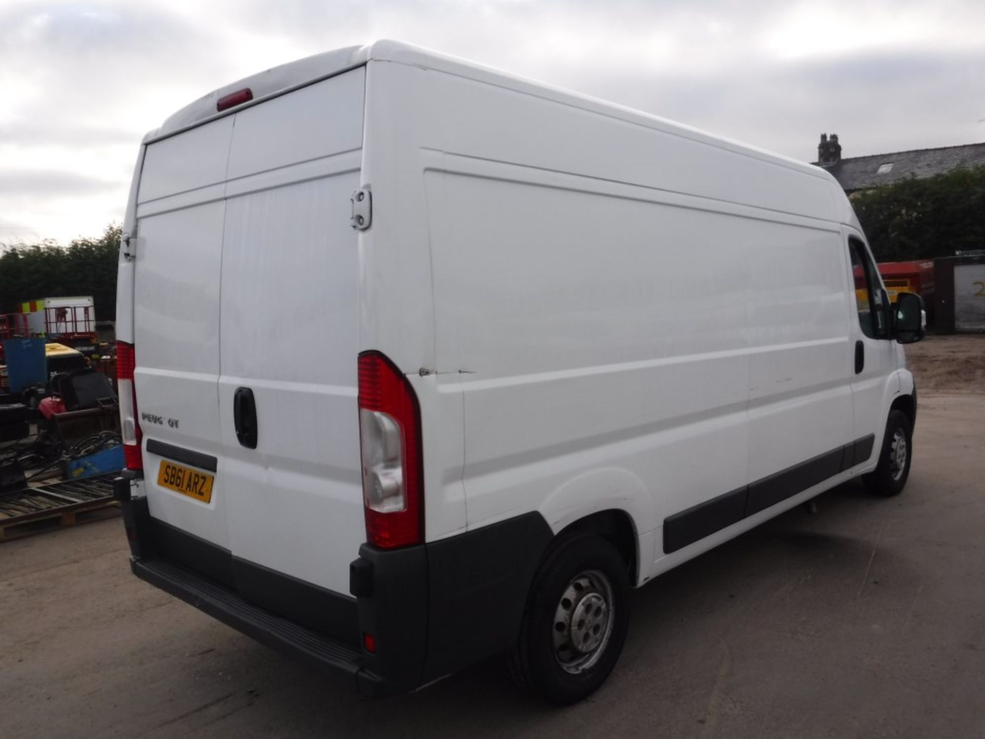 61 reg PEUGEOT BOXER 335 LWB, 1ST REG 12/11, TEST 12/15, 158574M WARRANTED, V5 HERE, 2 FORMER - Image 4 of 5