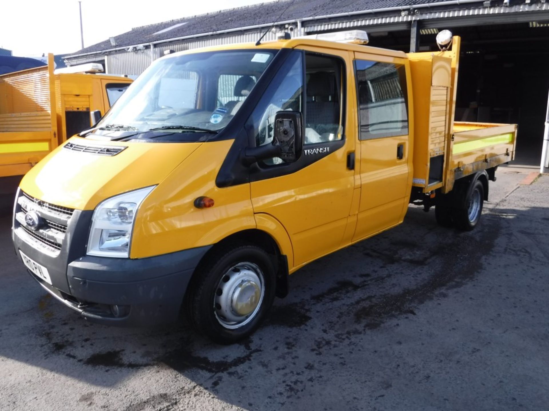 10 reg FORD TRANSIT 115 T350L D/C RWD DROPSIDE, 1ST REG 03/10, TEST 02/16, 99643M WARRANTED, V5 - Image 2 of 5