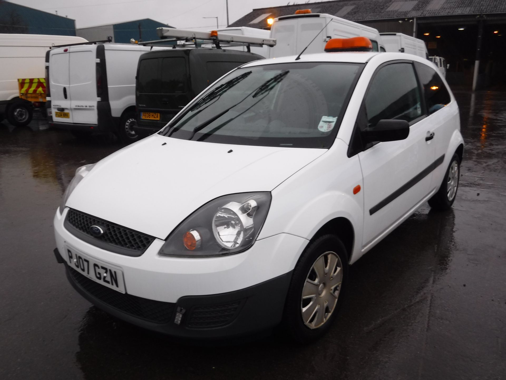 07 reg FORD FIESTA TDCI VAN, 1ST REG 05/07, TEST 05/16, 116610M, V5 HERE, 1 OWNER FROM NEW (DIRECT - Image 2 of 5