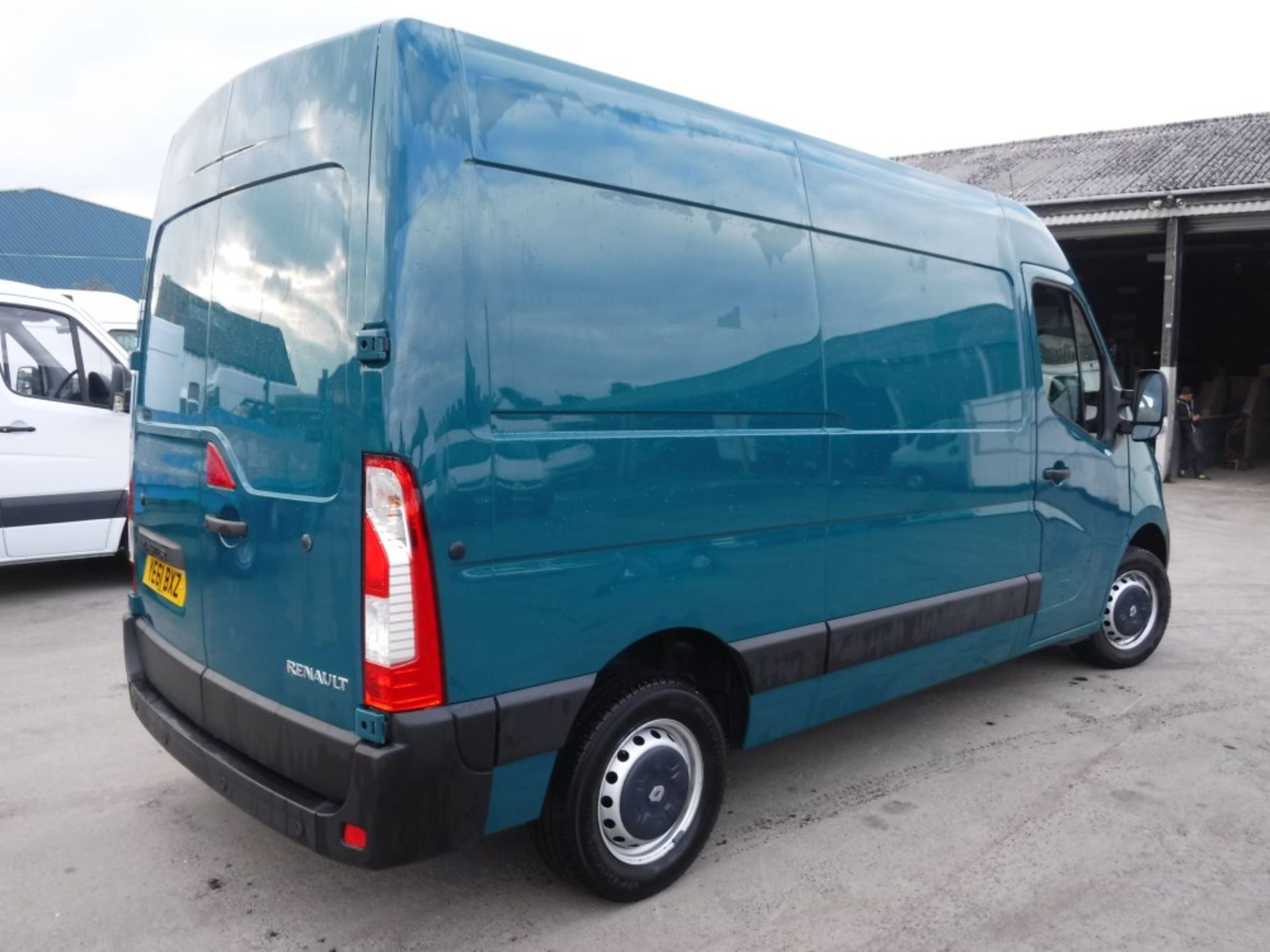 61 reg RENAULT MASTER MM35 DCI 100, 1ST REG 11/11, 174255M WARRANTED, V5 HERE, 1 OWNER FROM NEW [+ - Image 4 of 5