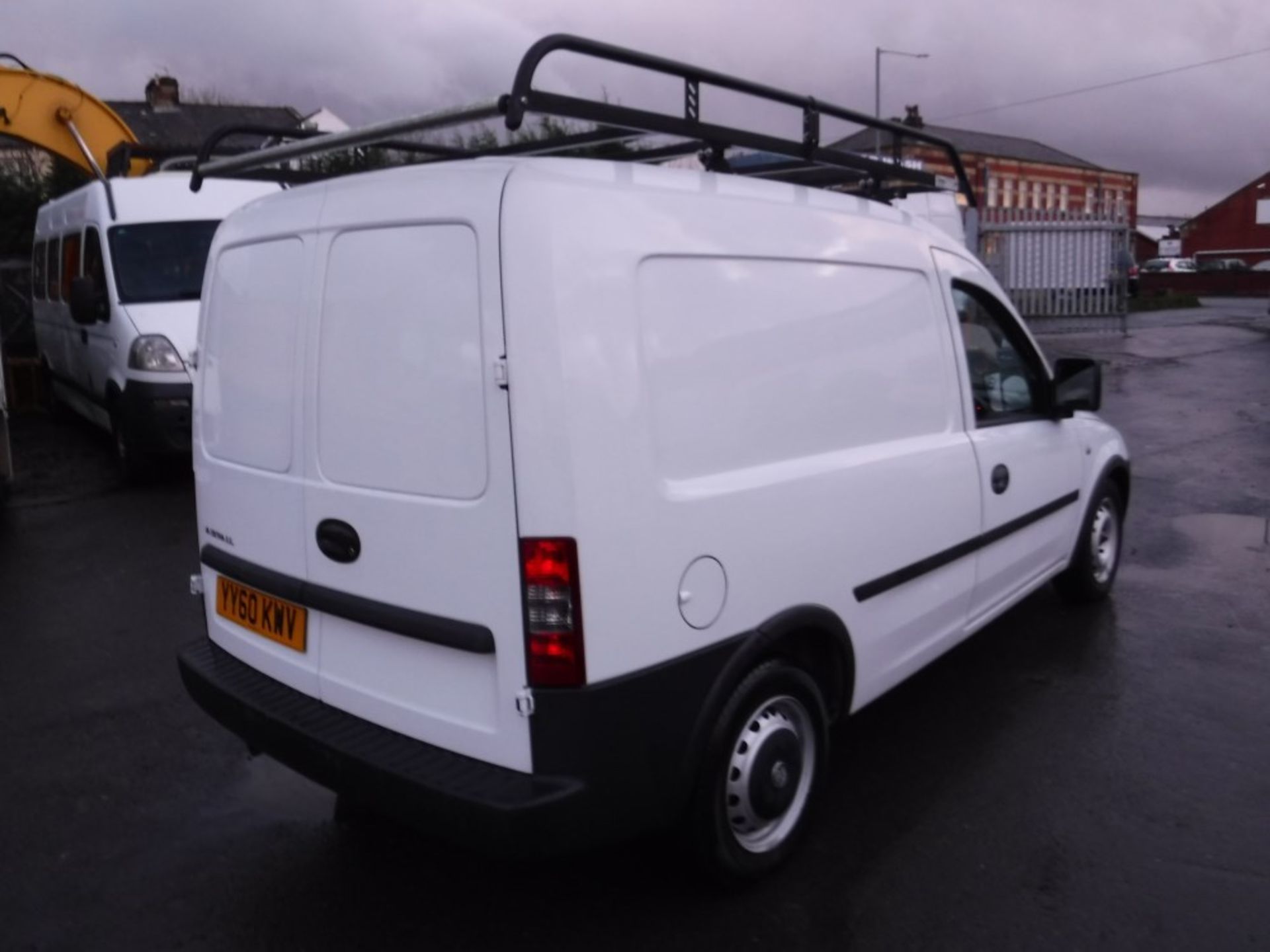 60 reg VAUXHALL COMBO 1700 CDTI VAN, 1ST REG 12/10, 107550M NOT WARRANTED, V5 HERE, 1 FORMER - Image 4 of 5