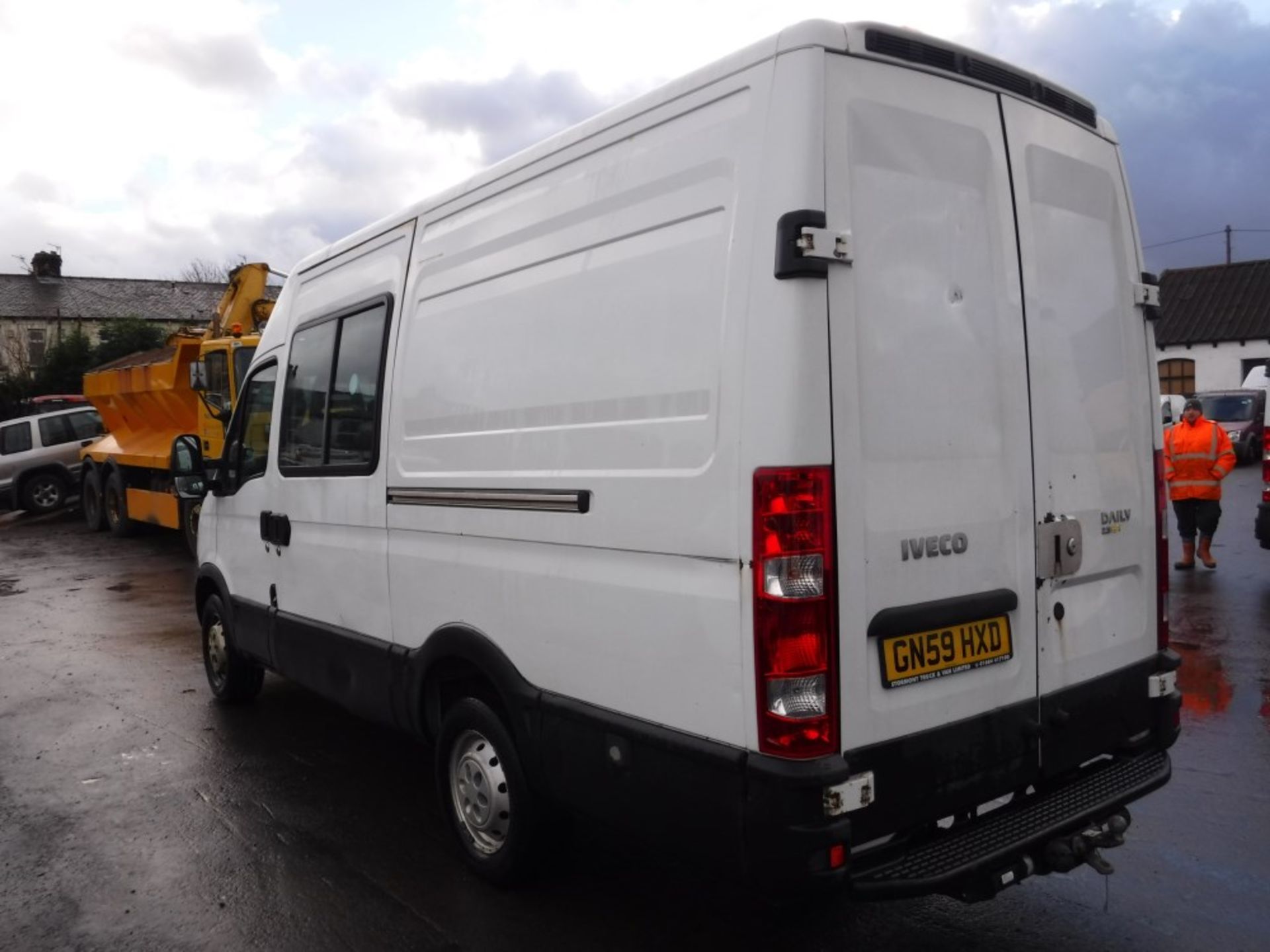 59 reg IVECO DAILY 35S12 MWB, 1ST REG 10/09, 145224M WARRANTED, V5 HERE, 1 OWNER FROM NEW [+ VAT] - Image 3 of 6