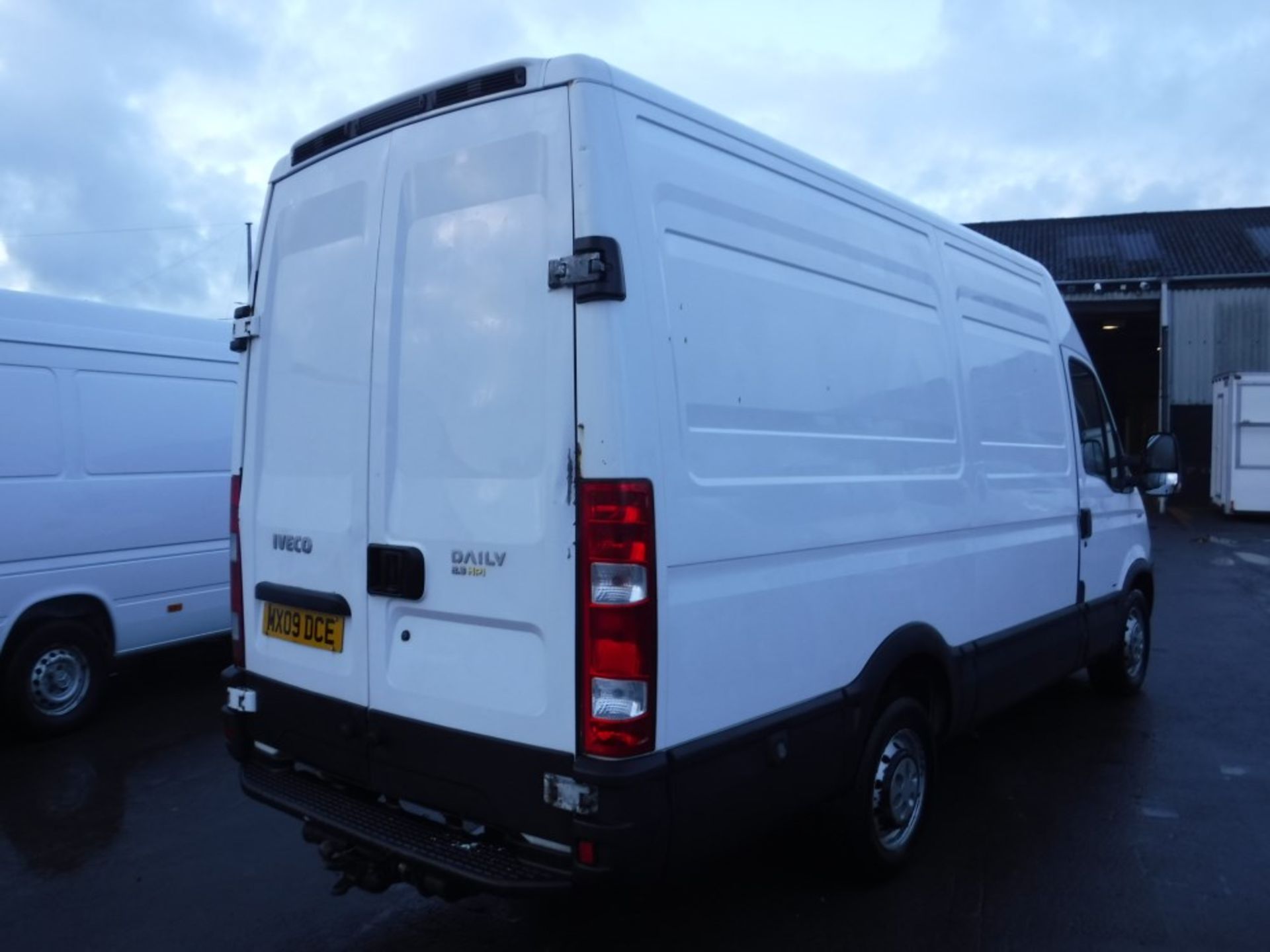 09 reg IVECO DAILY 35S12 MWB, 1ST REG 03/09, TEST 03/16, 160576M WARRANTED, V5 HERE, 1 OWNER FROM - Image 4 of 5